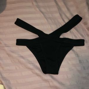Strappy bikini bottoms